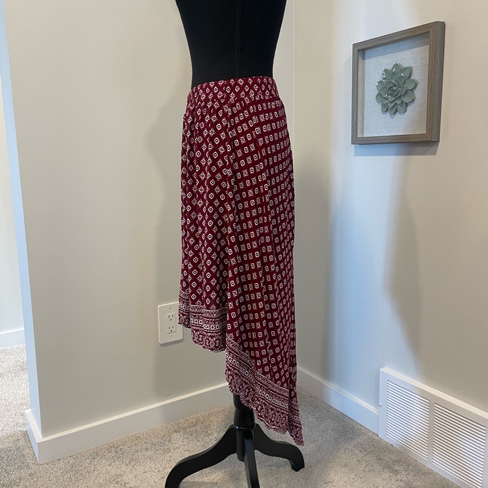 Lily Morgan Red & White Boho Asymmetrical Skirt 💯 Rayon EUC - Picture 2 of 9
